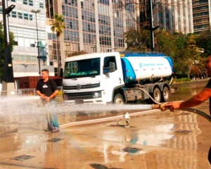 Limpeza com Água de Alta Pressão