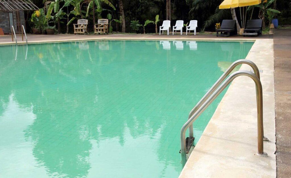 Caminhão de água para encher piscina
